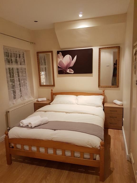 Paprika Guest House Epsom Dış mekan fotoğraf